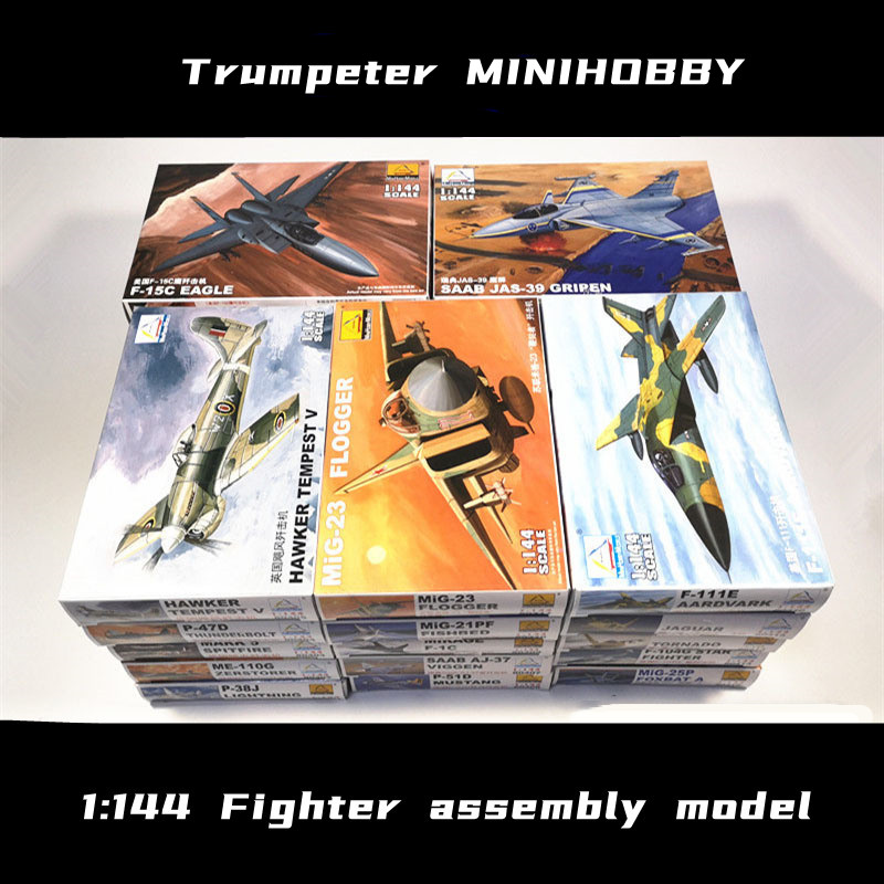 Model Kit Tamiya - TRUMPETER 1/144 Modello di Aereo da